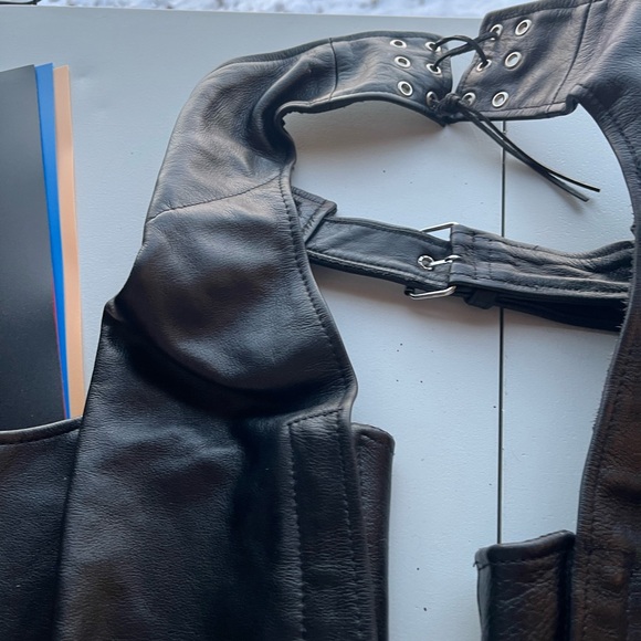 Women’s Xelement Black Leather Motorcycle Chaps - Picture 9 of 12